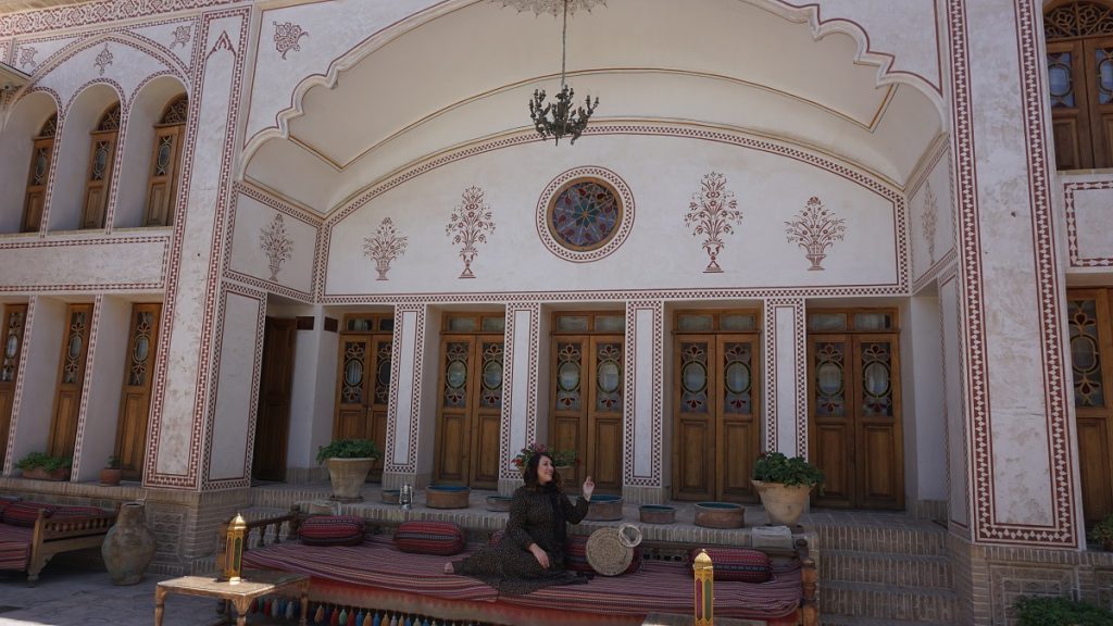 kashan mahinestan raheb hotel