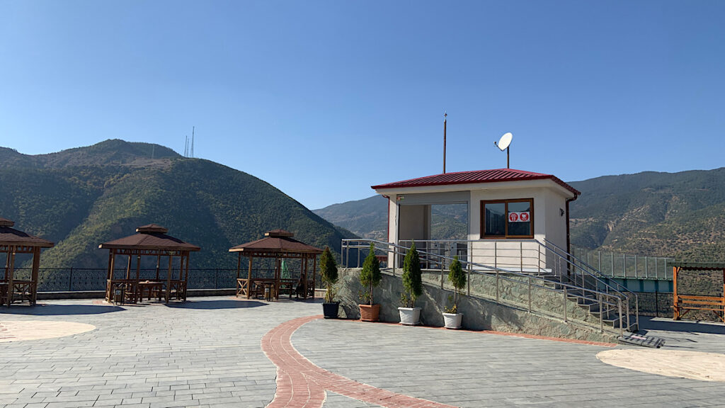 gümüşhane ilinde bir kale