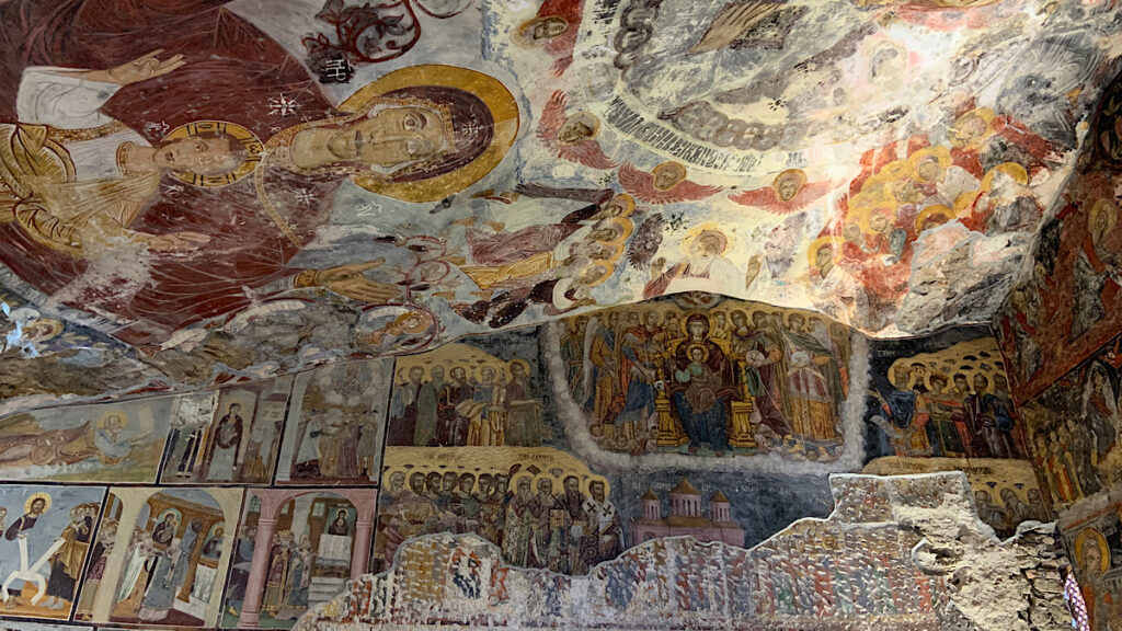 sümela manastırı ana kaya kilisesi