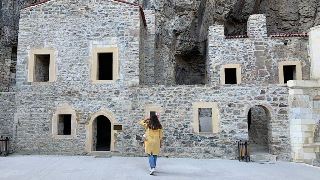 trabzon sümela manastırına nasıl gidilir