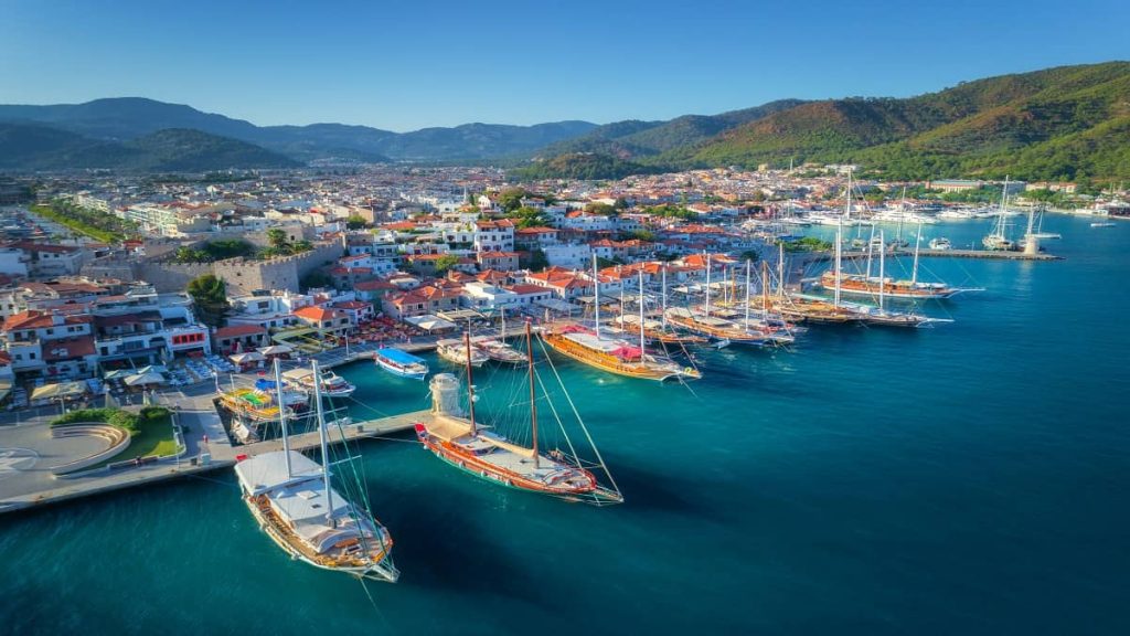 marmaris'te denize nerede girilir