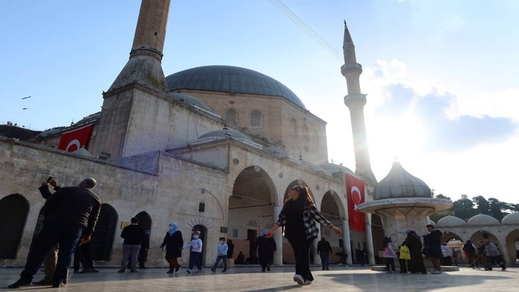 şanlıurfa merkezde gezilecek yerler hz ibrahim makamı